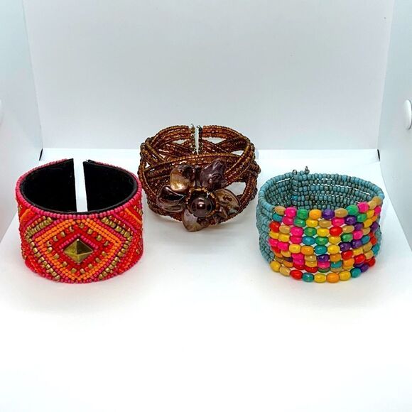 Three Beautiful Beaded Retro Bracelets - Picture 1 of 11